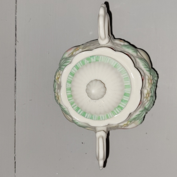 Vintage Porcelain Sugar and Creamer Set - Picture 5 of 15